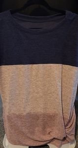 Boutique short sleeve knotted bottom shirt size XL